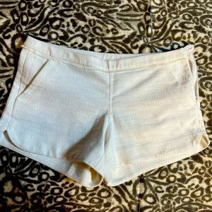 EUC Lilly Pulitzer shorts. White with fringe detail. Side zipper.